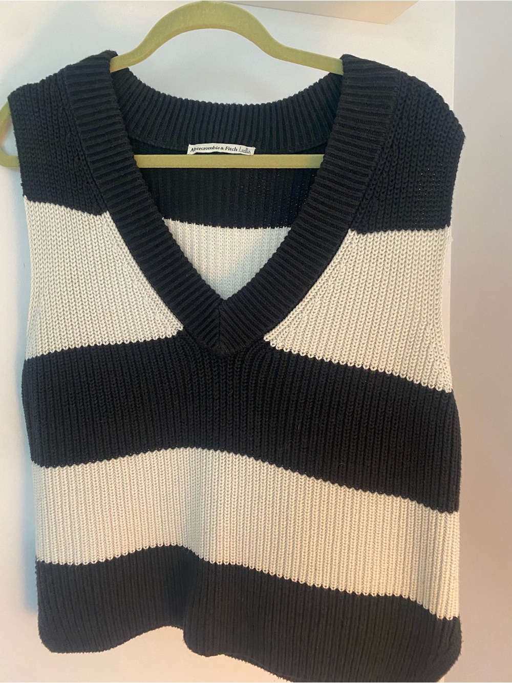 Abercrombie & Fitch Black and White Striped V-Neck Sweater Vest